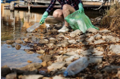 How do you crawl from smearing on plastic material?